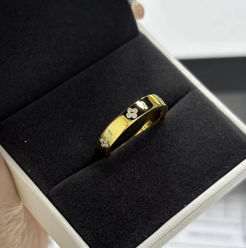 Flowers Band Ring