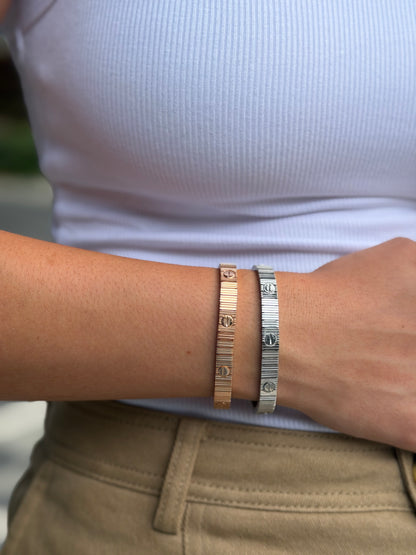 Ribbed Love Bracelet