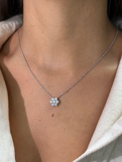 0.7CT Flower Pendant Necklace