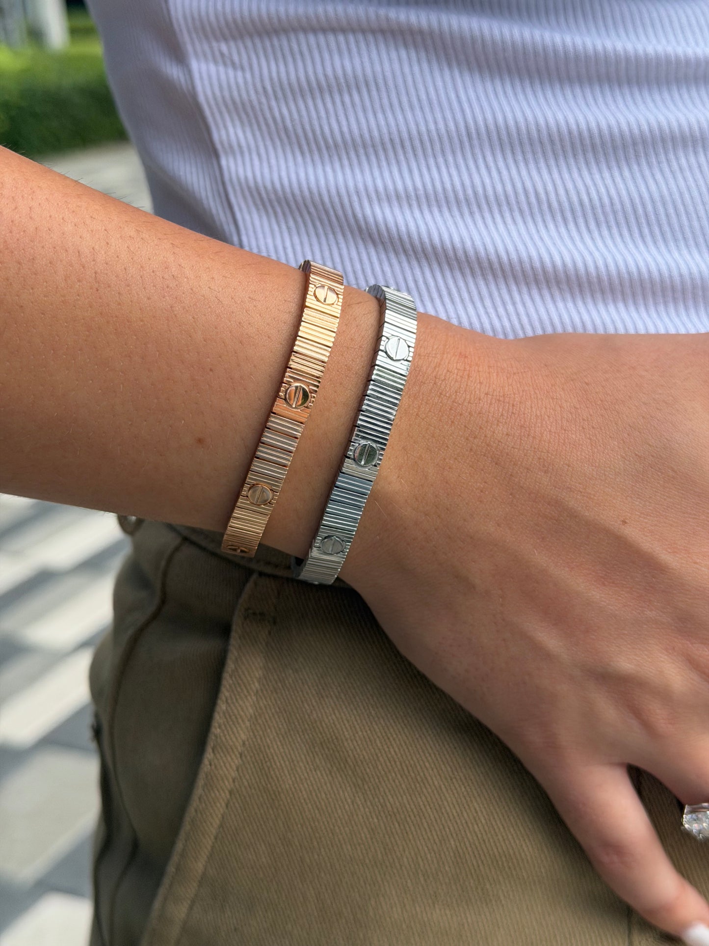 Ribbed Love Bracelet