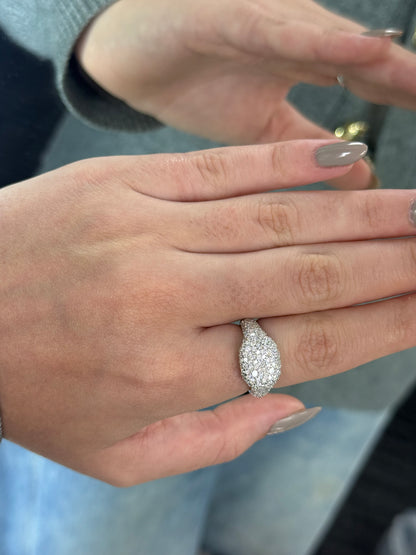Pavé Signet ring