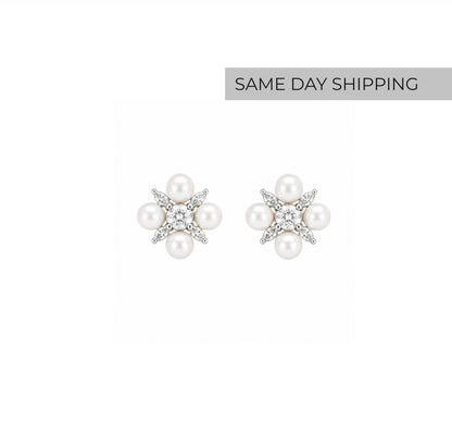 Pearl Flower Stud Earrings