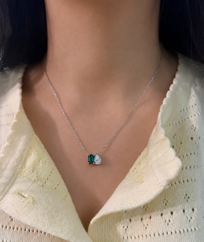 Emerald & Pear Toi et Moi Necklace