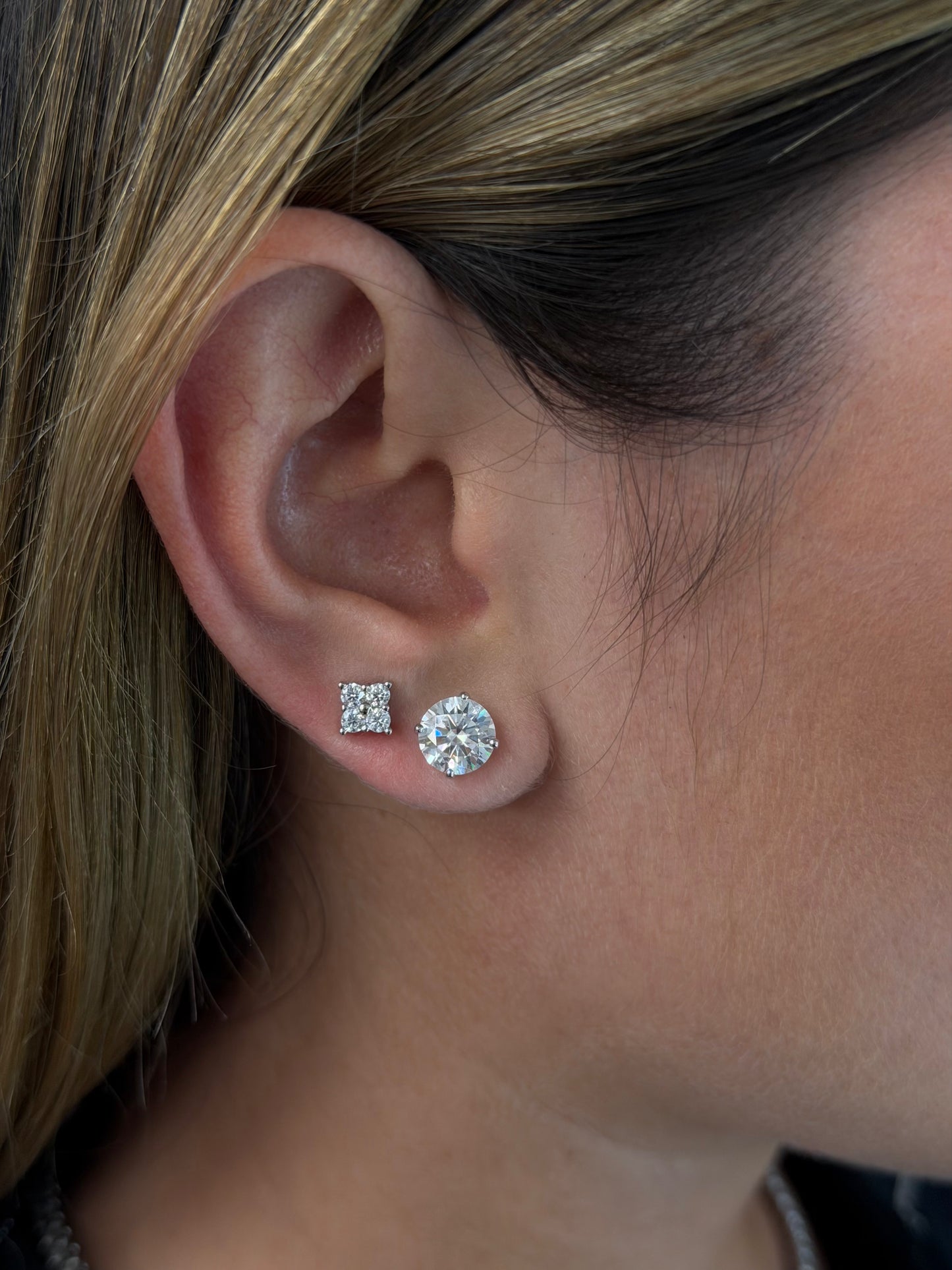 Mini clover stud earrings