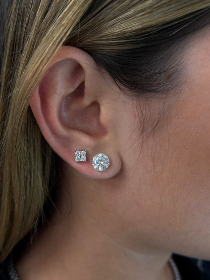 Mini clover stud earrings