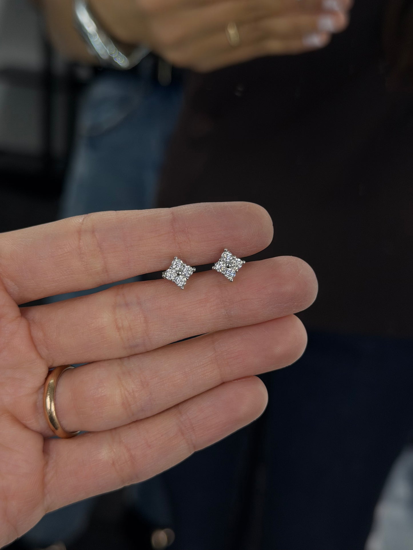 Mini clover stud earrings