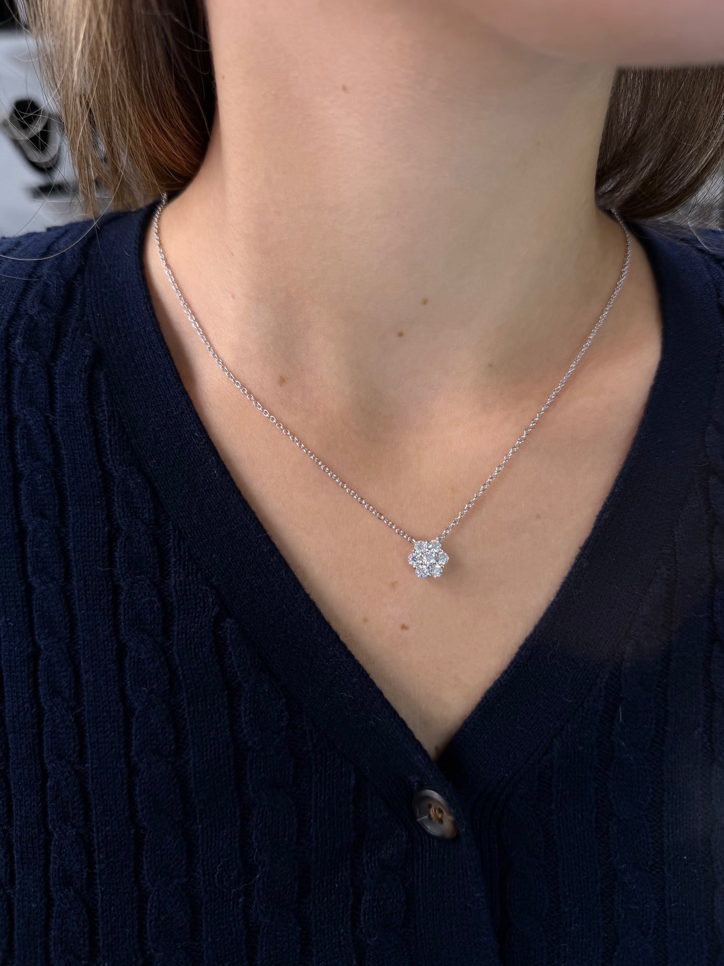 0.7CT Flower Pendant Necklace