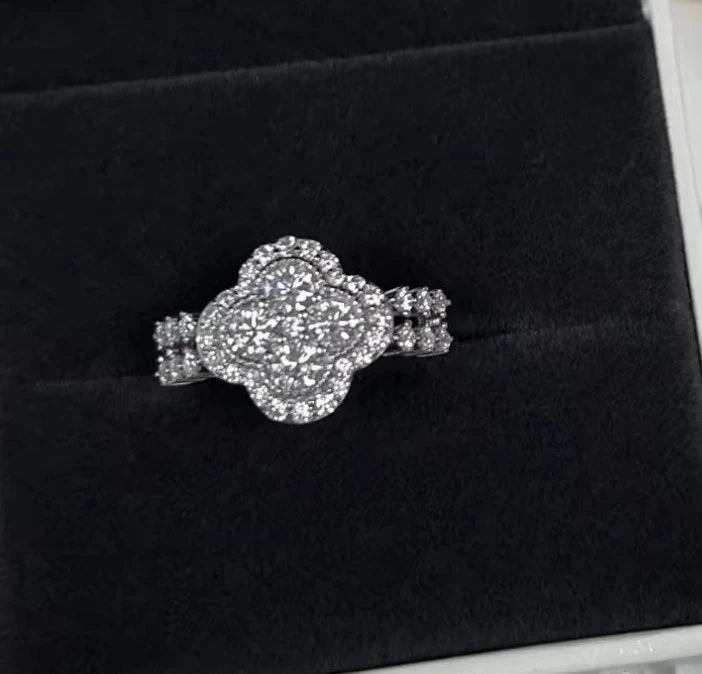 Clover Ring