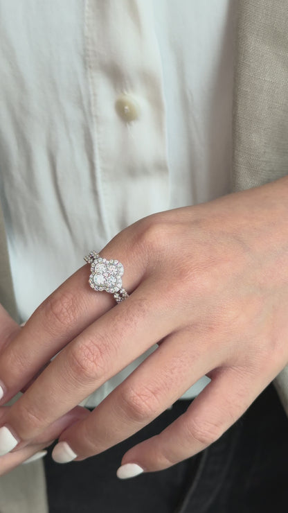 Clover Ring